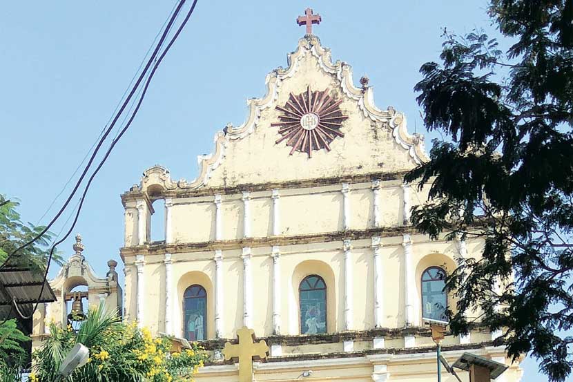 चर्चेतील चर्च : पवित्र क्रुसला समर्पित