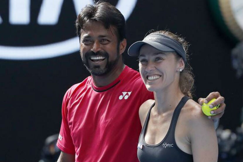 'एजलेस' जोडी