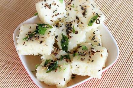 how to make poha dhokla, पोह्याचा ढोकळा