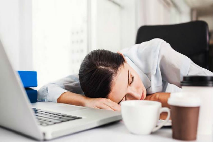 पुरेशी झोप घेतल्याने कामाच्या क्षमतेत वाढ