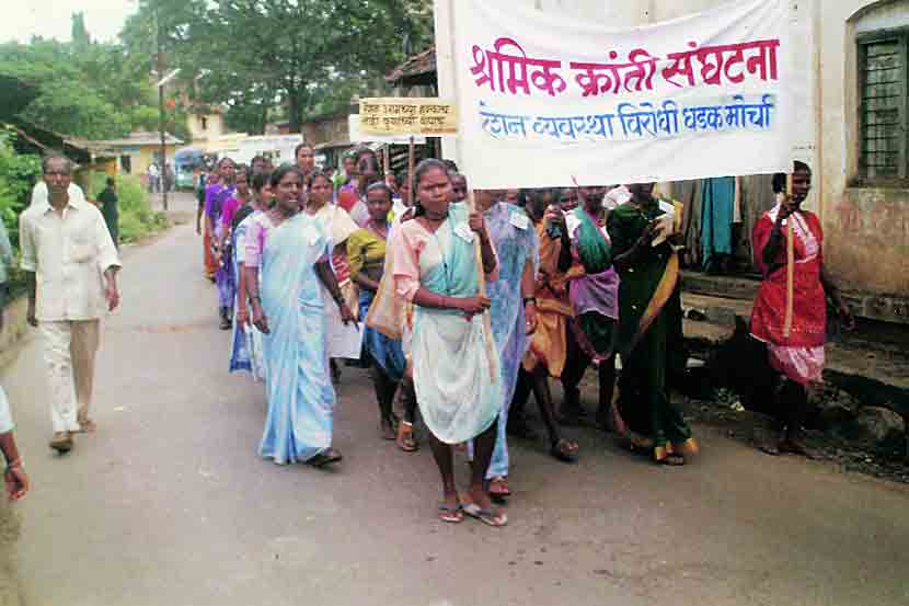 गावात काम सुरू केल्यानंतर