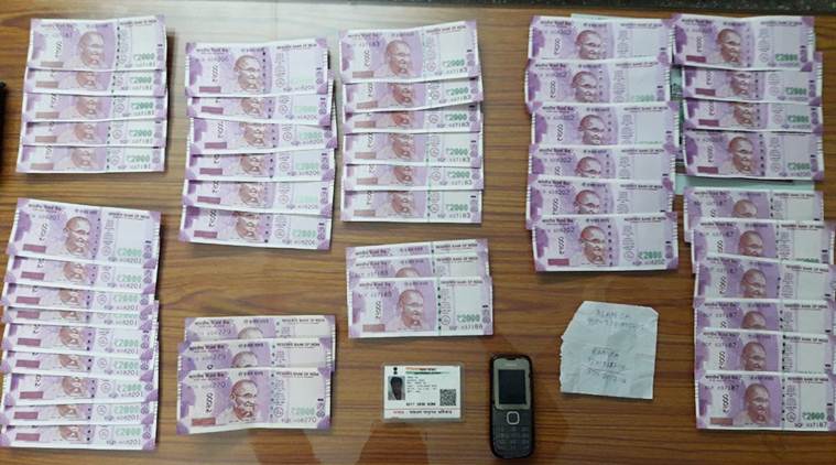 BSF , 2000 notes , Bangladesh border , ake Rs 2,000 notes, Pakistan, Fake Indian Currency , demonistation , Loksatta, Loksatta news, Marathi, Marathi news