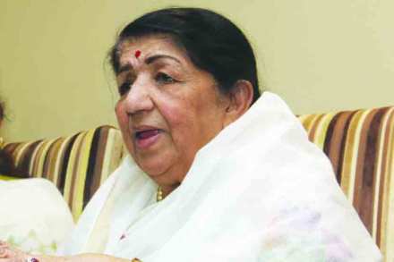 Renowned singer , Kolhapur , Lata mangeshkar , Lata mangeshkar take back petition , SC , Jayprabha studio , Maharashtra government , Loksatta, Loksatta news, marathi, Marathi news