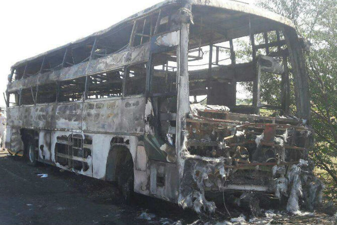 manmad, private bus, catches, fire