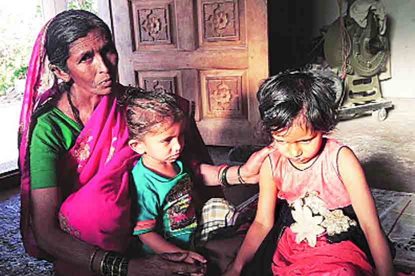  स्वरांजली व प्रांजली 