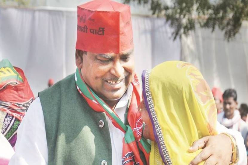 gayatri prajapati, गायत्री प्रजापती,