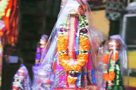 Gudi padwa 2017: यंदा अडीच फुटांच्या गुढींची चलती!