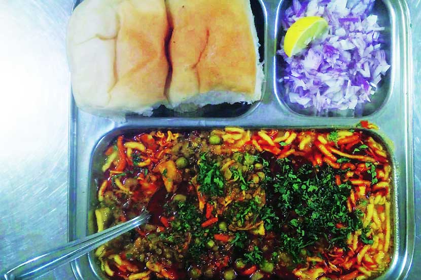 खाऊखुशाल : झणझणीत मिसळ एक्स्प्रेस