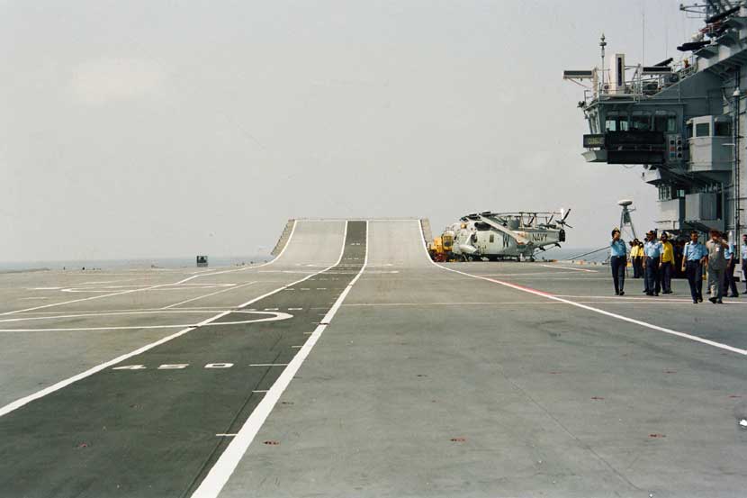 INS Viraat, Manmohan Singh