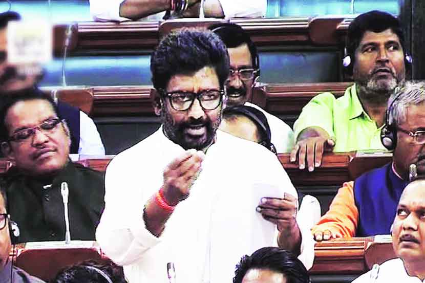 शिवसेनेचे उस्मानाबादचे खासदार रवींद्र गायकवाड लोकसभेत बोलत होते. 