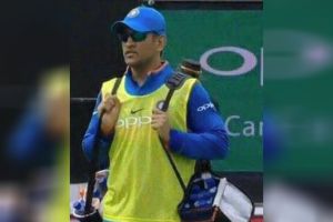 Loksatta, Loksatta news, loksatta newspaper, marathi news, marathi, Marathi news paper, Marathi news online, Marathi, Samachar, Marathi latest news, sports news, sports news in marathi, ICC Champions Trophy 2017, warm up, match, India, Bangladesh, ms dhoni, turns, water boy, Team India