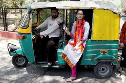 गुजरातमध्ये राहणाऱ्या फरहाना हिला बारावीत ९९.७२% एवढे गुण मिळाले आहे. ( छाया सौजन्य : पीटीआय)