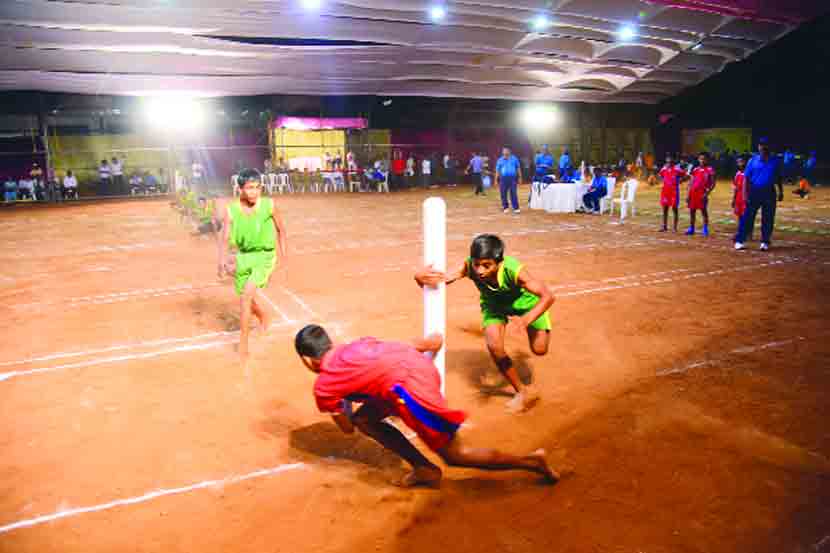 २८ व्या किशोर-किशोरी खो-खो स्पर्धेतील त्रिपुरा विरूध्द चंदिगड यांच्यातील सामन्यातील एक थरारक क्षण