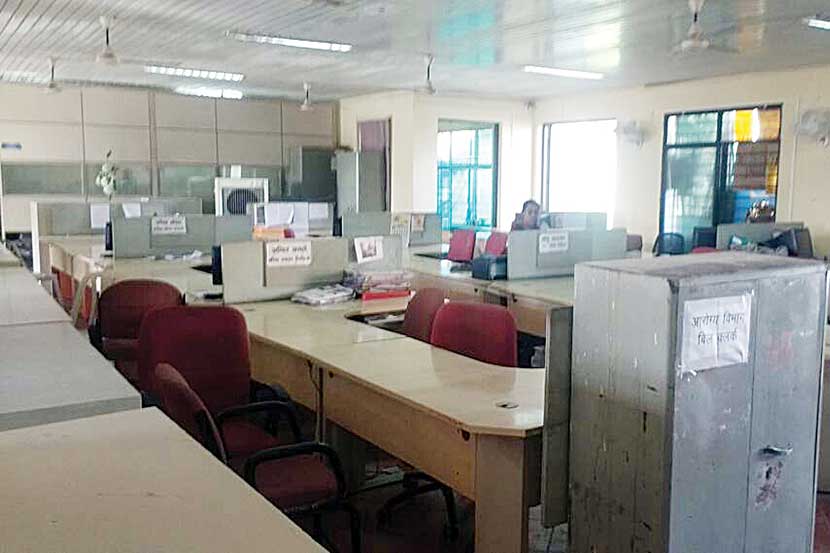 nagpur municipal employee