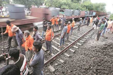 railway-gangman