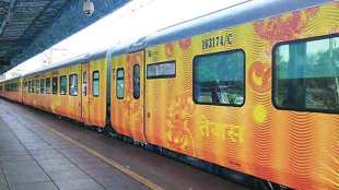 Tejas Express leaves Goa 3 hours late , Railway, Train, Konkan Railway , Mumbai to Goa, Monsoon, Travel, Loksatta, Loksatta news, Marathi, Marathi news