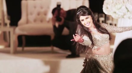 ( छाया आणि व्हिडिओ सौजन्य : Wedding Dance and Songs/Facebook)