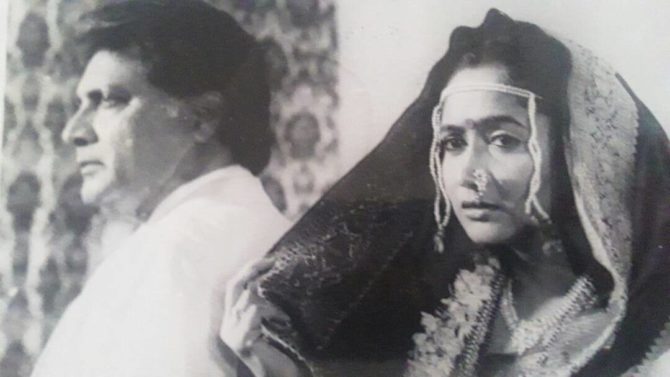 'माहेरची साडी' या १९९१ साली प्रदर्शित झालेल्या चित्रपटाची अफाट लोकप्रियता आजही कायम आहे.