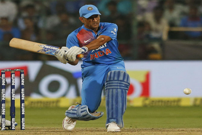 dhoni, India break Australia world record