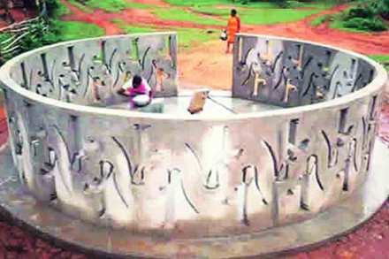 नवजोत अल्ताफ  आणि त्यांचे ‘नल पार ’ हे शिल्प