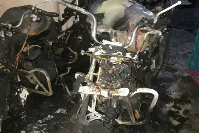 bike burn, arrested, vehicle, thane,marathi news