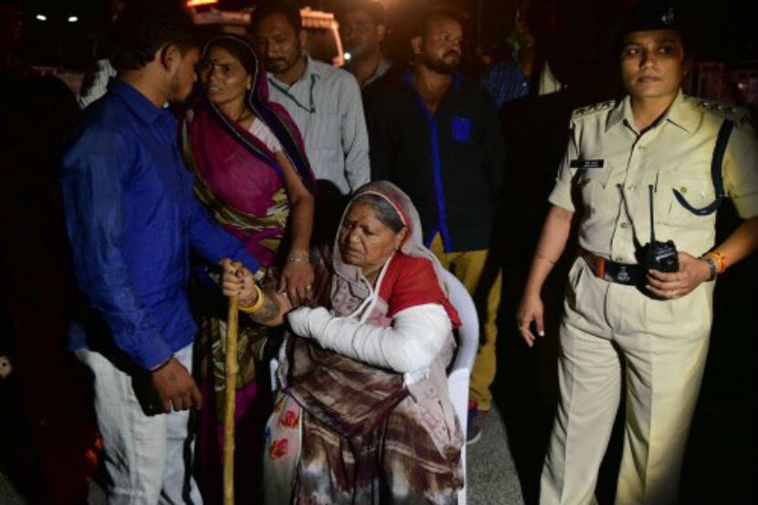 मध्यप्रदेश पोलिसांनी ८० वर्षांच्या वृद्धेचा हात मोडला, आंदोलक समजून मारहाण