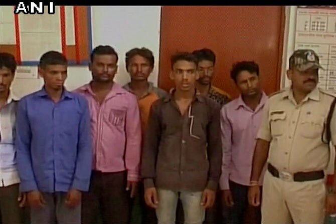 तरुणांवर देशद्रोहाचा गुन्हा दाखल करण्यात आला आहे. 