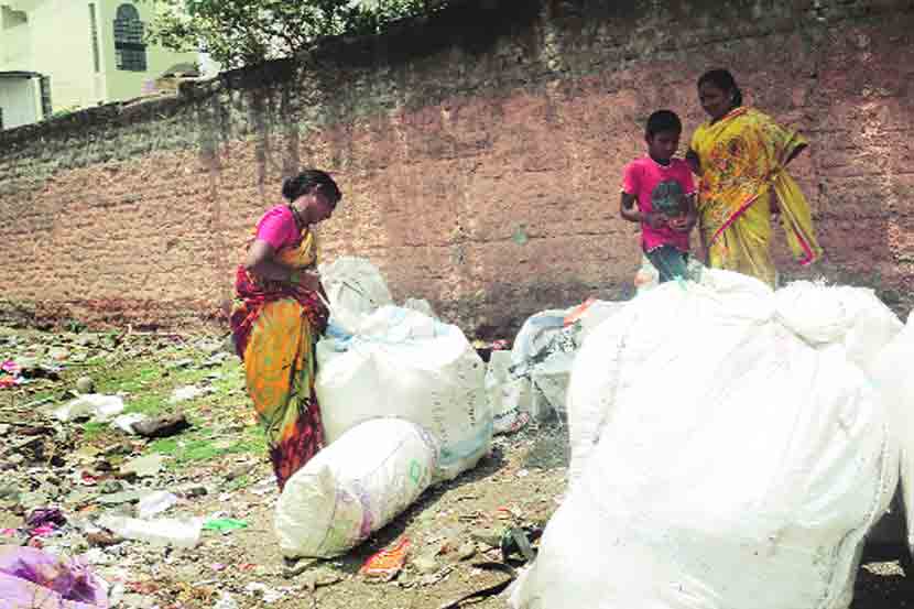 आजच्या ‘सावित्री’पुढेही शिक्षणाचा पेच!