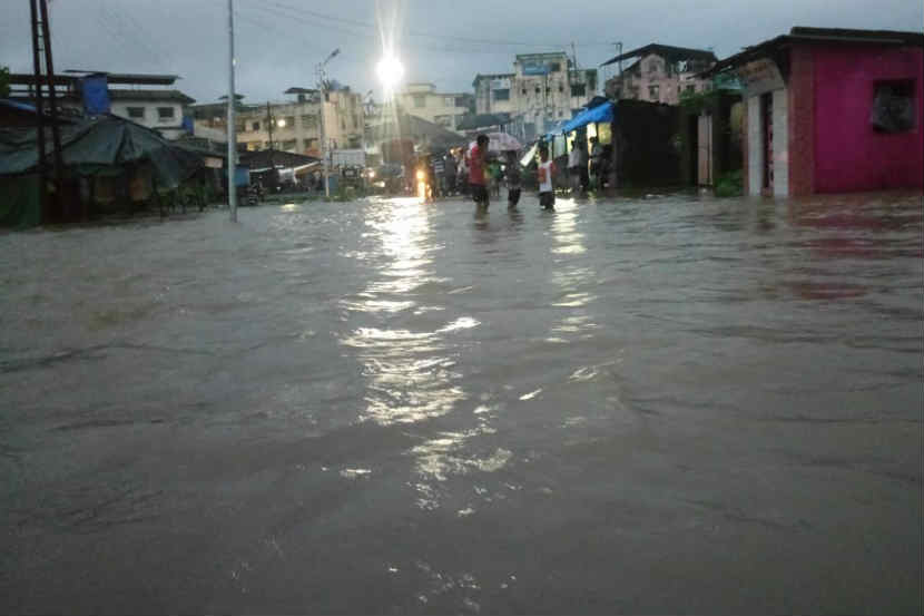 Heavy rainfall , monsoon, water, Heavy rainfall in Raigad district , rivers overflow , rivers cross danger level , flood , Loksatta, loksatta news, Marathi, Marathi news