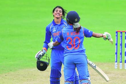 भारतीय महिला क्रिकेट संघाची सलामीवीर फलंदाज स्मृती मंधाना