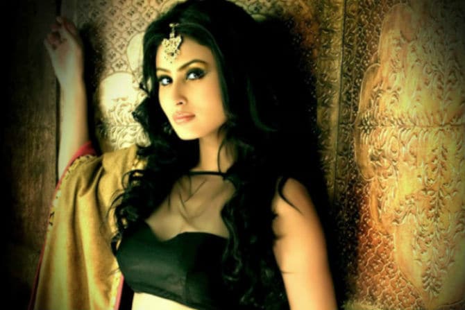 mouni roy