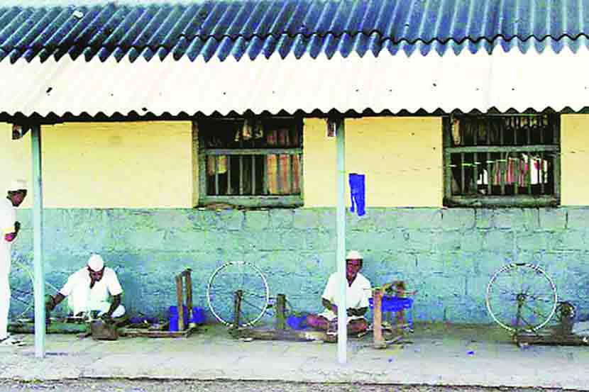 ठाणे कारागृहात पेट्रोलपंप, धुलाई केंद्र