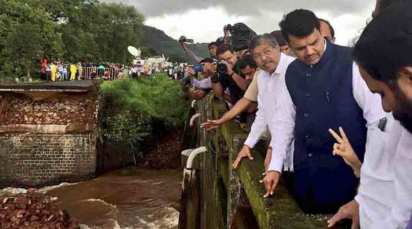 महाड दुर्घटनेला वर्ष लोटले तरीही..
