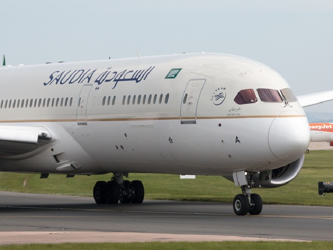 Female passengers , Saudia Airlines warned Female passengers , cover arms and legs , Loksatta, Loksatta news, marathi, Marathi news