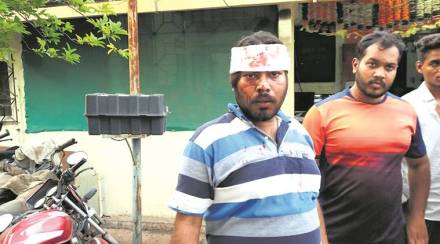 Ahmednagar , Pune tempo held mob attacks , beef ban , gau rakshaks , Loksatta, Loksatta news, Marathi, marathi news
