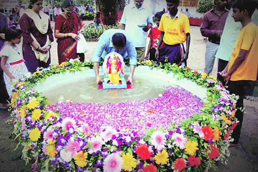 वर्षीही गणेश विसर्जनासाठी कृत्रिम तलावांची योजना रद्द करण्यात आली आहे.