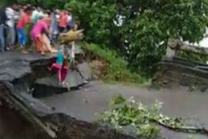 bihar, rains, flash floods, araria bridge collapses, marathi news,