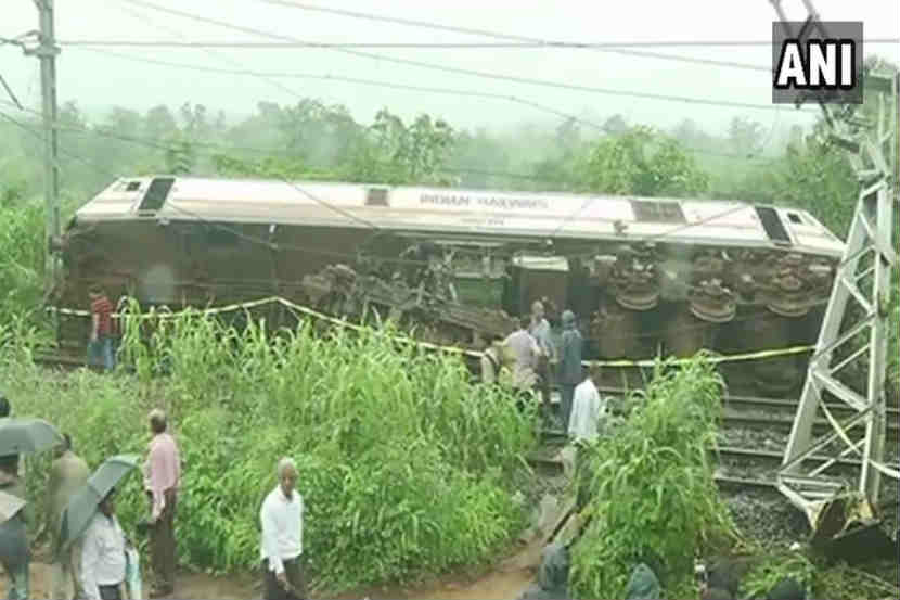 अपघातामुळे ‘मरे’ कोलमडली, लोकल सेवा विस्कळीत, लांब पल्ल्याच्या गाड्यांचे मार्ग बदलले