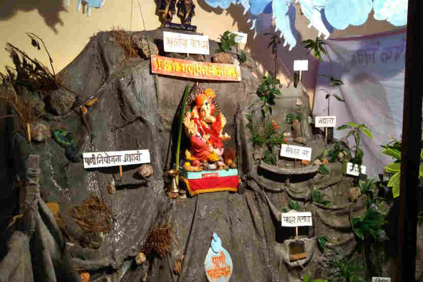 भागवत कुटुंबियांच्या घरातील गणपती देखावा