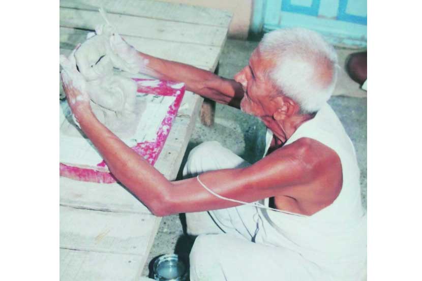 Ganesh idol maker