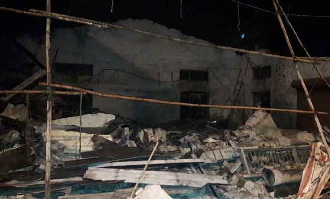 kalyan east, wall collapse