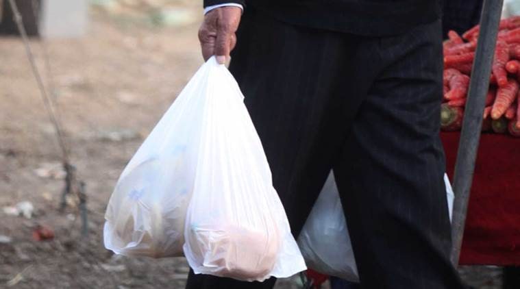 केनियामध्ये प्लॅस्टिक पिशव्यांना पूर्णपणे बंदी घालण्यात आली आहे. 