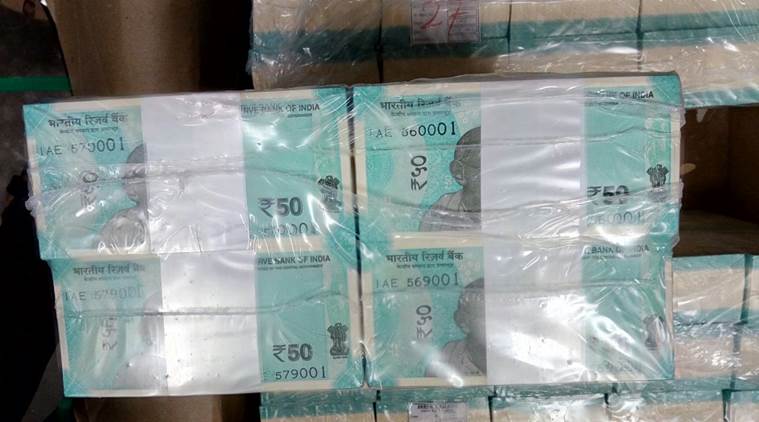 रिझर्व्ह बँक ऑफ इंडियाने ५० रूपयांच्या नव्या नोटेची घोषणा केली असून लवकरच ती बाजारात येणार आहे. ५० रूपयांच्या या नव्या नोटेवर महात्मा गांधींचे छायाचित्र असेल. 