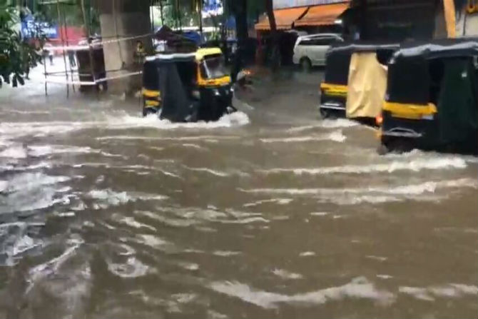 heavy rain, mumbai, thane two lives in thane, three people missing