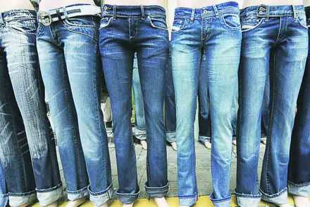 जीन्स कितीही घ्या, पण एक ब्ल्यू जीन्स कपाटात हवीच.
