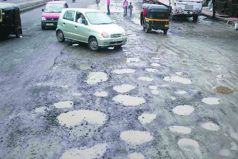 ठाण्यात विसर्जन मार्गावर खड्डे कायम