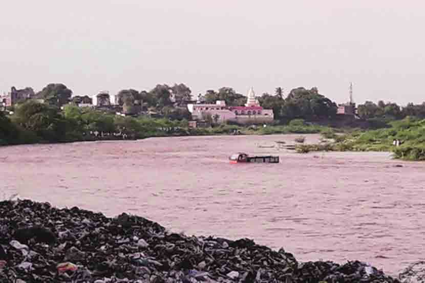 flood in Beed