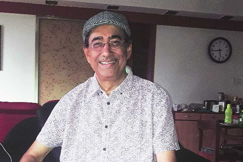ज्येष्ठ वृत्तनिवेदक-सूत्रसंचालक प्रदीप भिडे