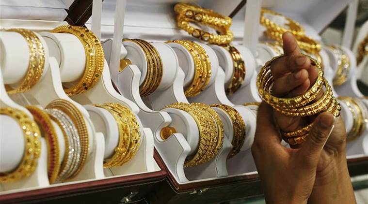 Happy Diwali 2017 : सोनं खरेदी करताना…