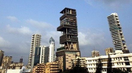 mukesh ambani , mukesh ambani luxurious house antilia , illegal land maharashtra , waqf board claim , Loksatta, loksatta news, Marathi, Marathi news